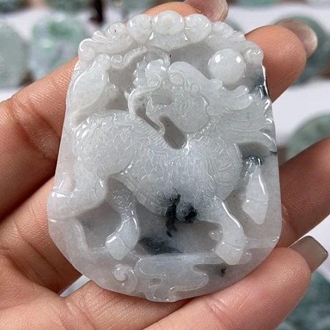 翡翠颈饰未镶嵌麒麟福利
