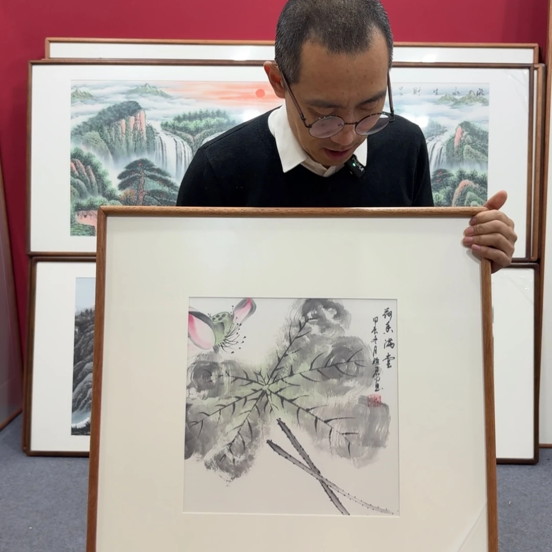 国画带框绘画作品