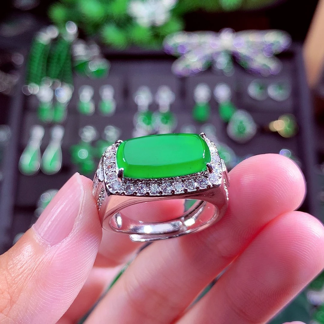 颈饰未镶嵌翡翠天然