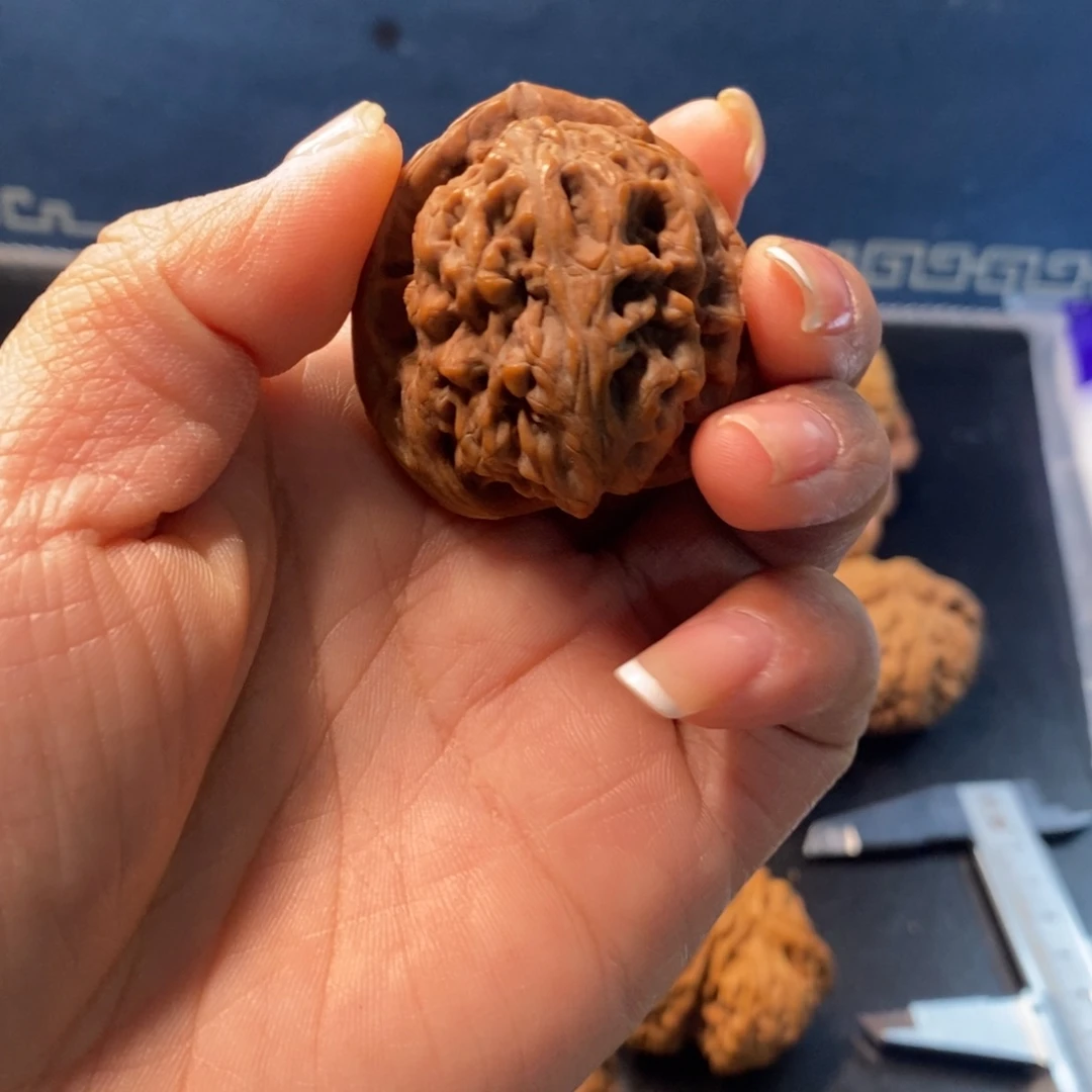 剑***雪吊坠文玩核桃红锦鲤