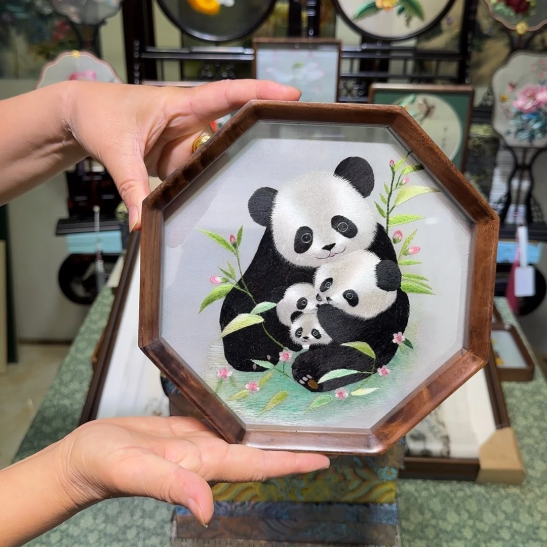 刺绣刺绣工艺精湛独特设计新颖时尚