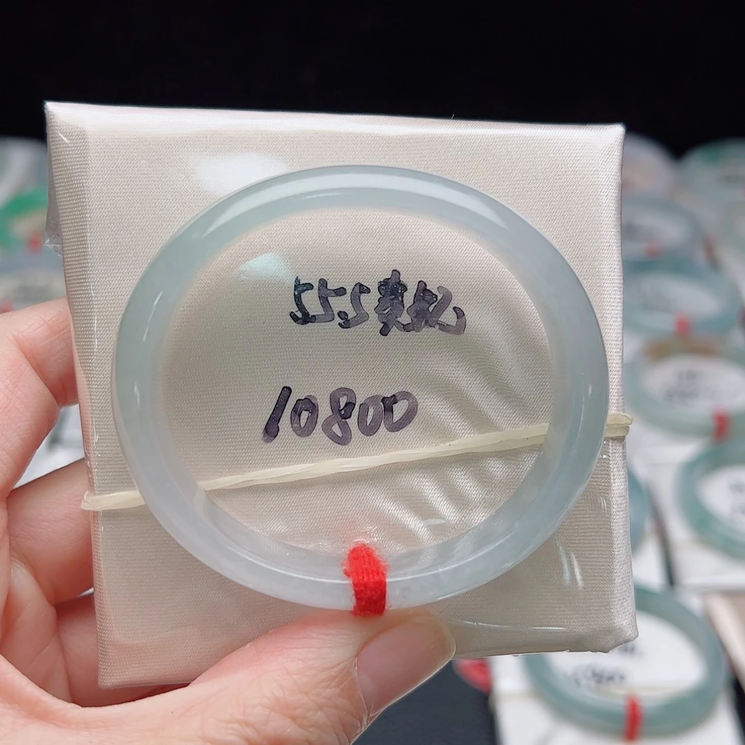 翡翠未镶嵌手镯（贵妃镯）