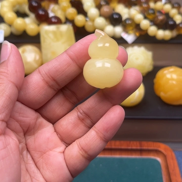 琥珀未镶嵌珠宝奇石M167号妖花