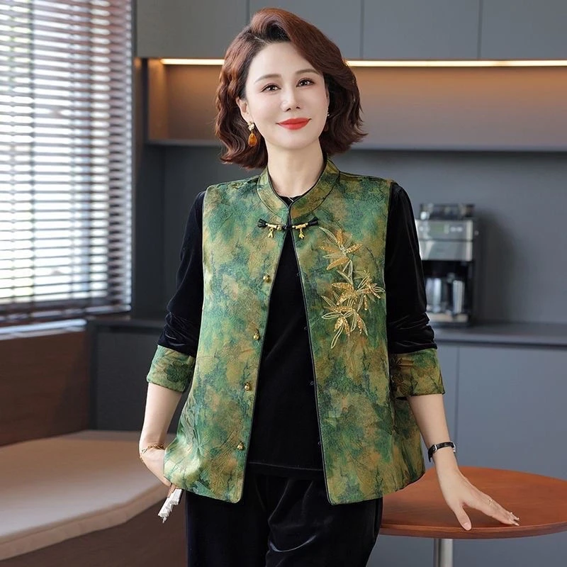 新款春秋装妈妈国风中式金丝绒马甲洋气三件套中老年女装时尚套装