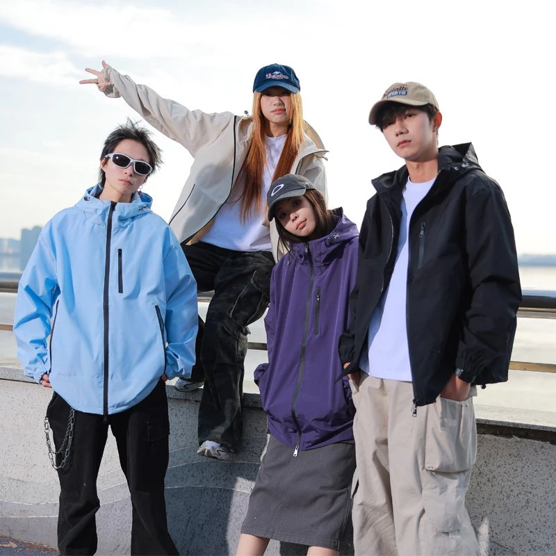 2025春季新款美式复古情侣户外冲锋衣男潮牌登山旅行徒步机能外套