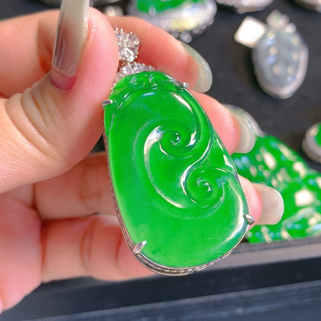 翡翠颈饰未镶嵌翡翠