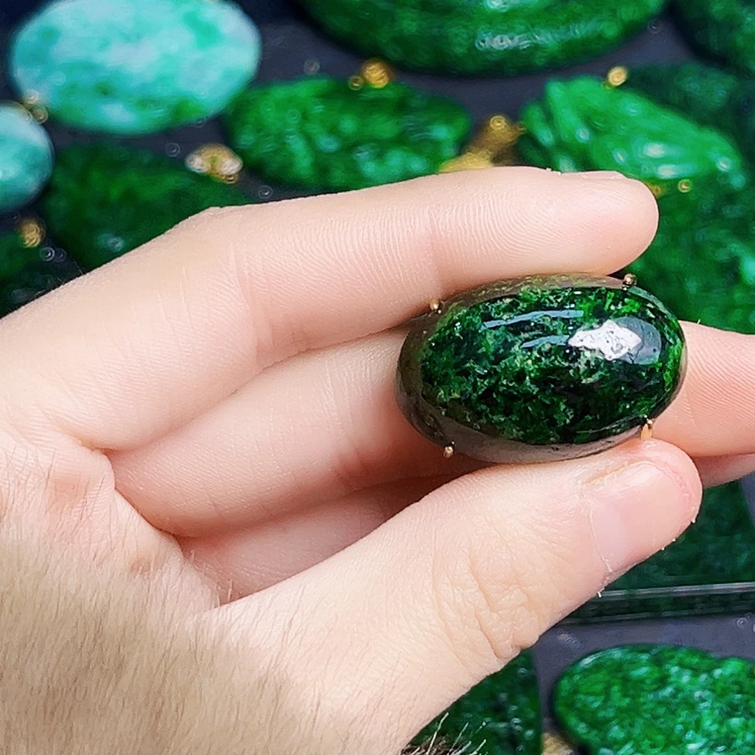 颈饰银S925镶嵌翡翠多样性