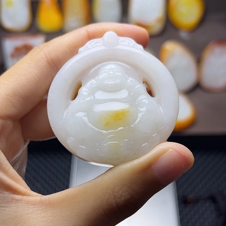 阿***金和田玉未镶嵌颈饰