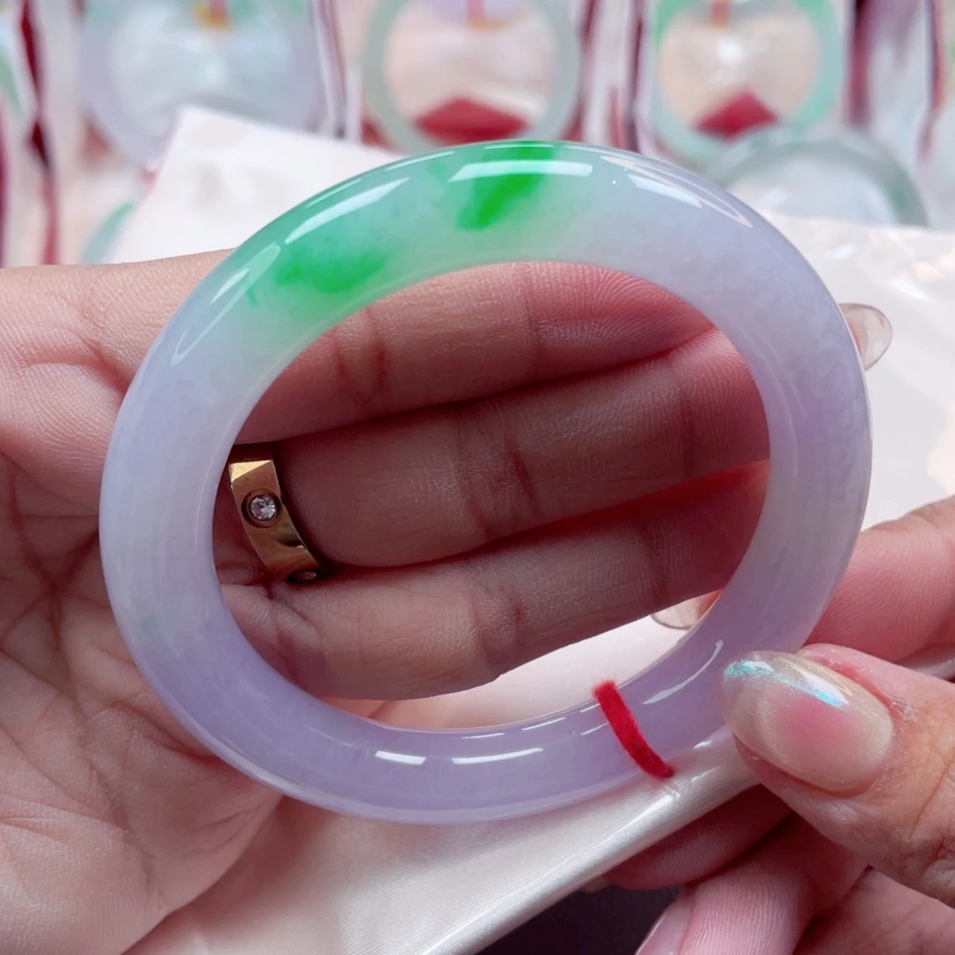 未镶嵌手镯（圆镯）翡翠满色飘辣绿春彩55.2毕业镯 敏09号