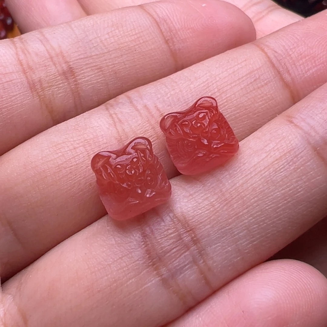 轻***写未镶嵌南红玛瑙珠宝奇石