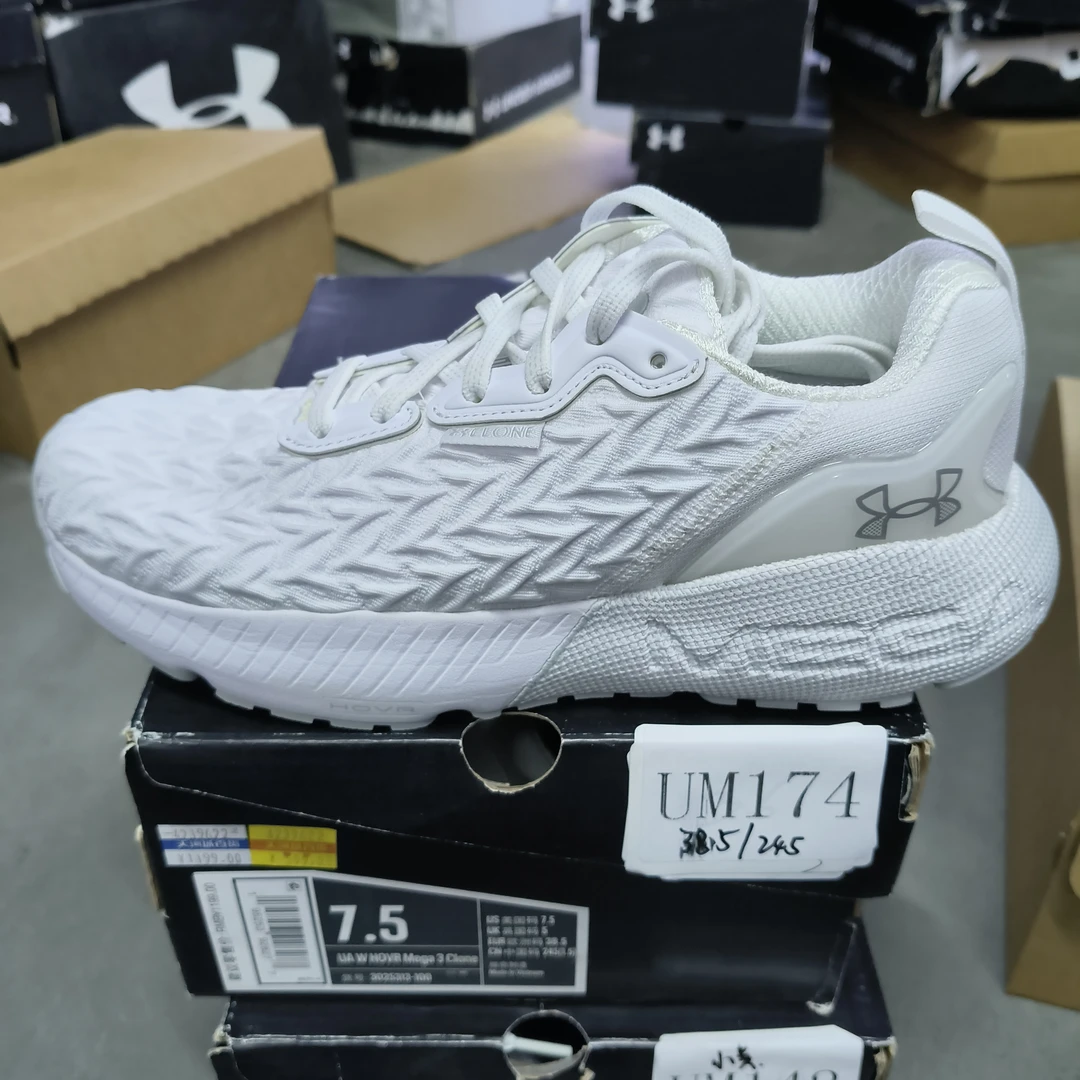 断码运动鞋-安德玛-UM174