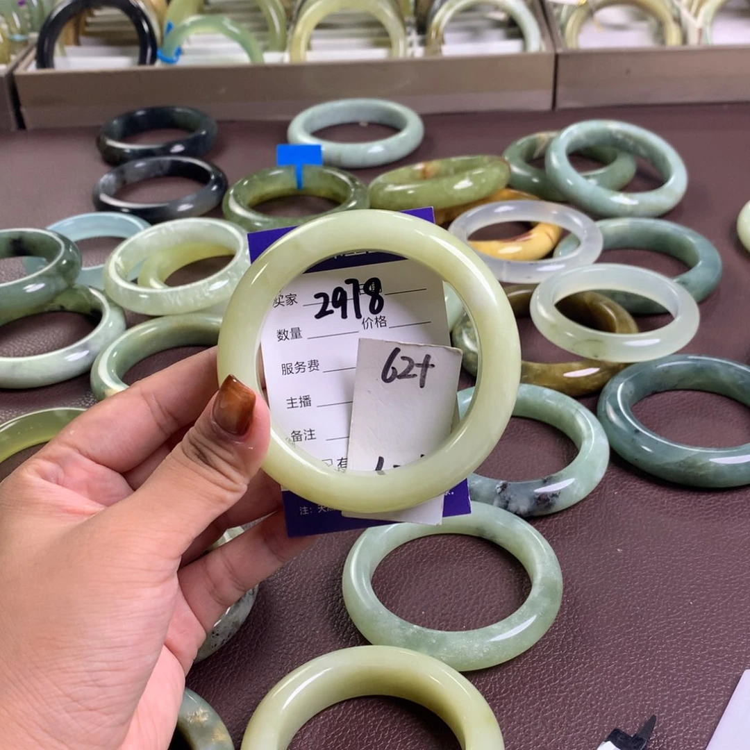 未镶嵌蛇纹石玉手镯2978