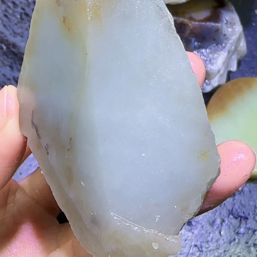 和田玉未镶嵌珠宝半成品
