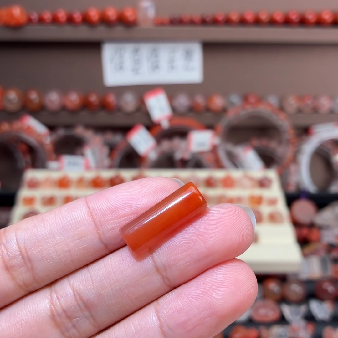 南红玛瑙未镶嵌川料桶珠20*7+