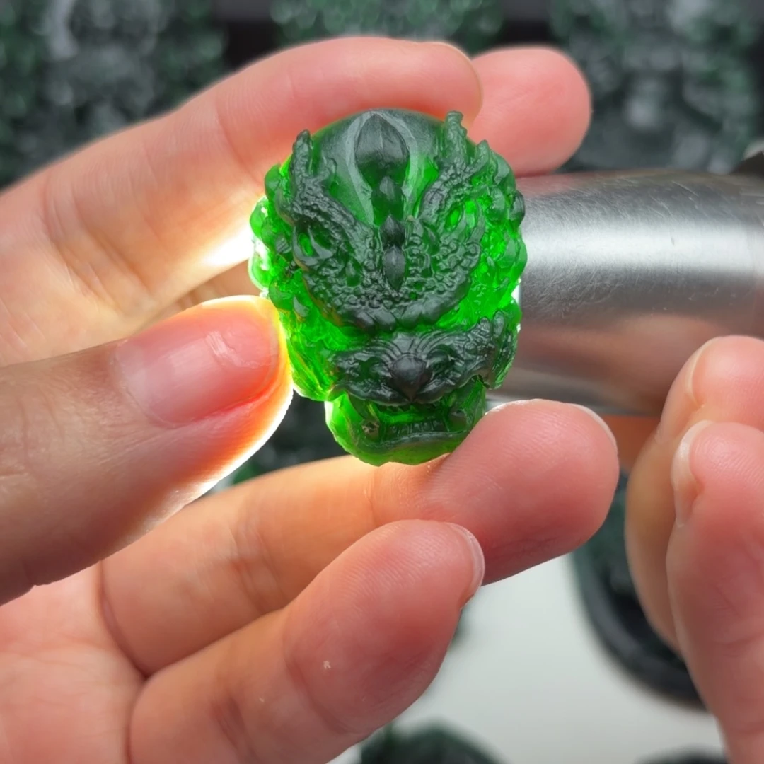 定制翡翠未镶嵌龙头