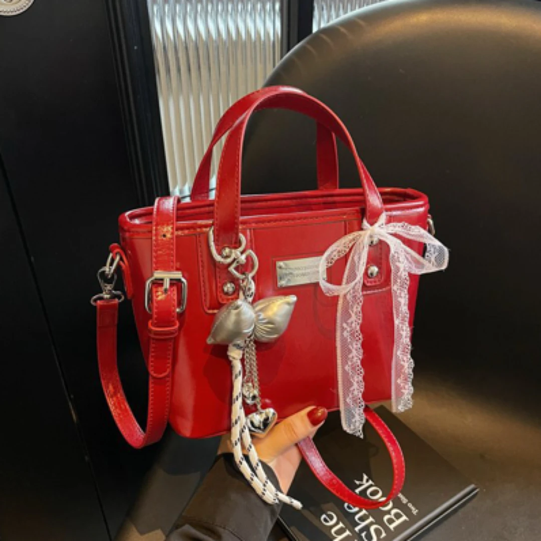 红色超火单肩菜篮子水桶包包百搭2025新款轻奢小众高级感斜挎婚包