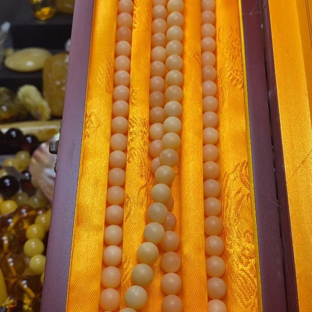 未镶嵌琥珀珠宝奇石