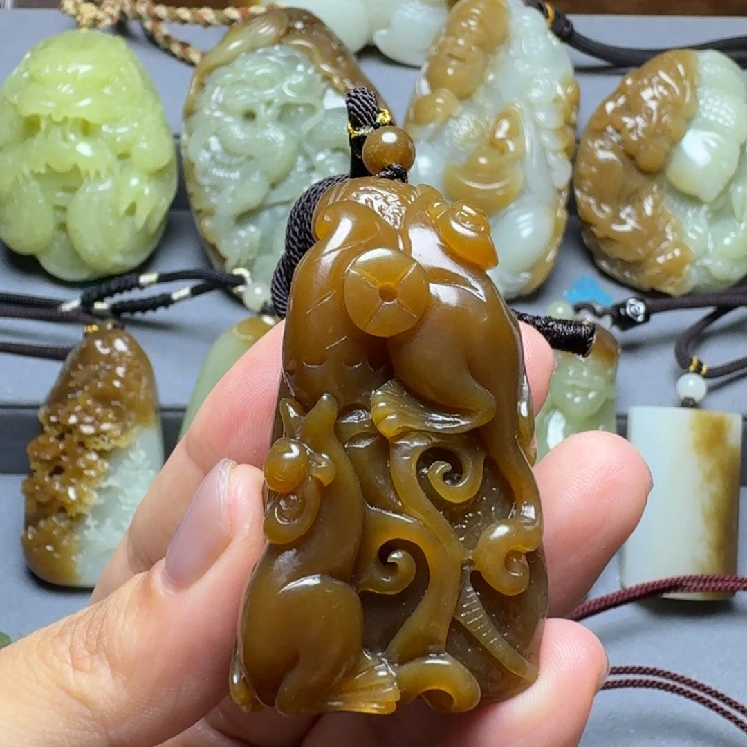 颈饰未镶嵌和田玉