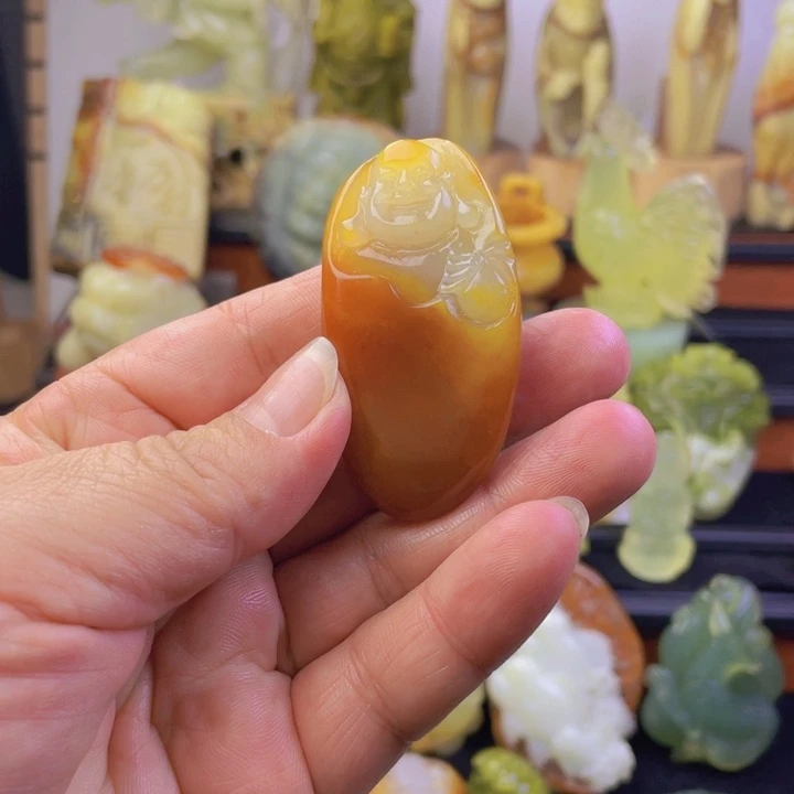 颈饰未镶嵌和田玉（糖玉）