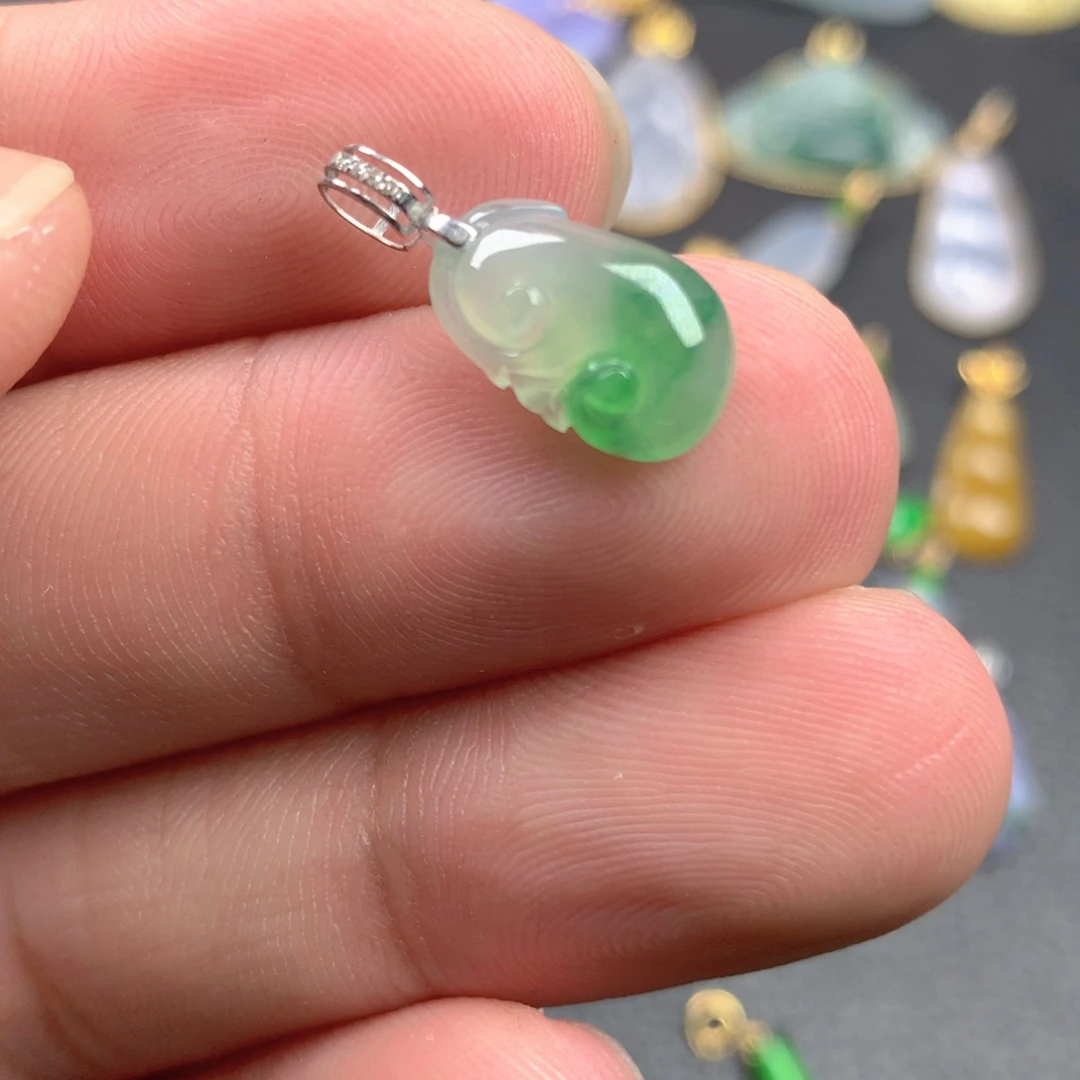 【闪购商品】颈饰18K金镶嵌翡翠翡翠