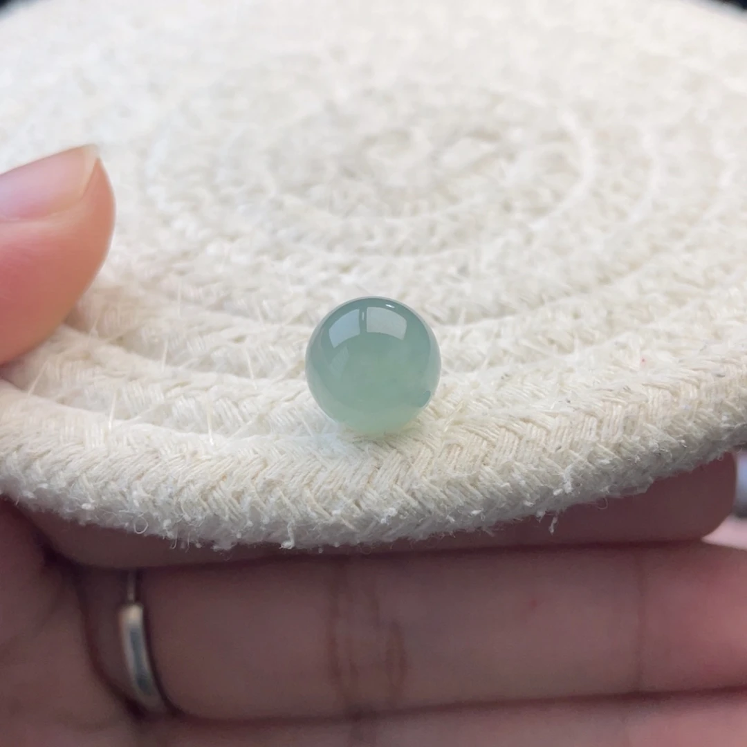 散珠翡翠特色湖水绿圆珠卡10.4mm