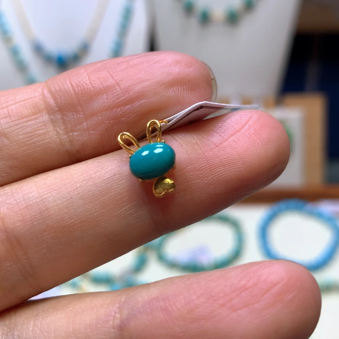 绿松石18K金镶嵌兔子