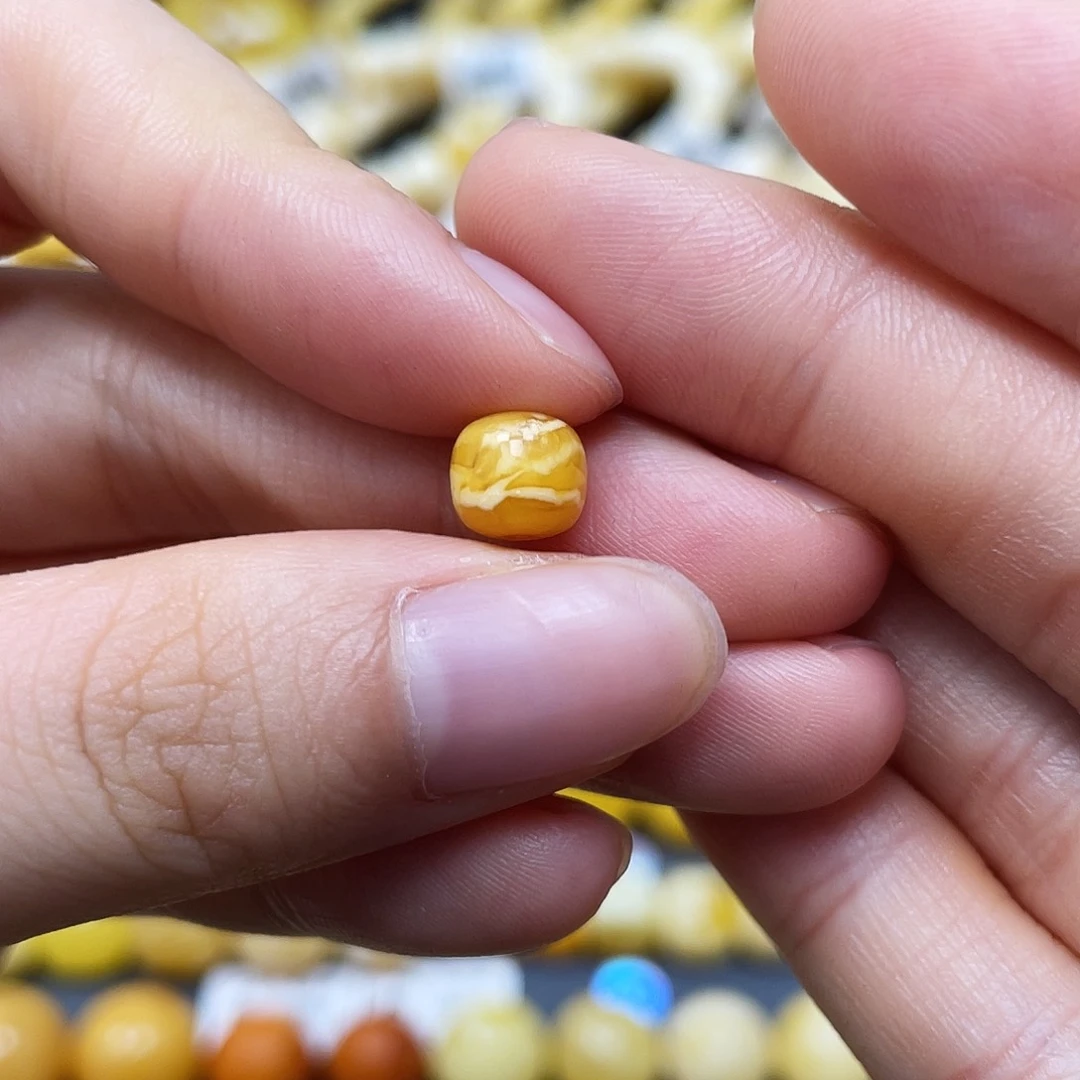 未镶嵌蜜蜡裸石老型7.2✖️6.4mm瑕