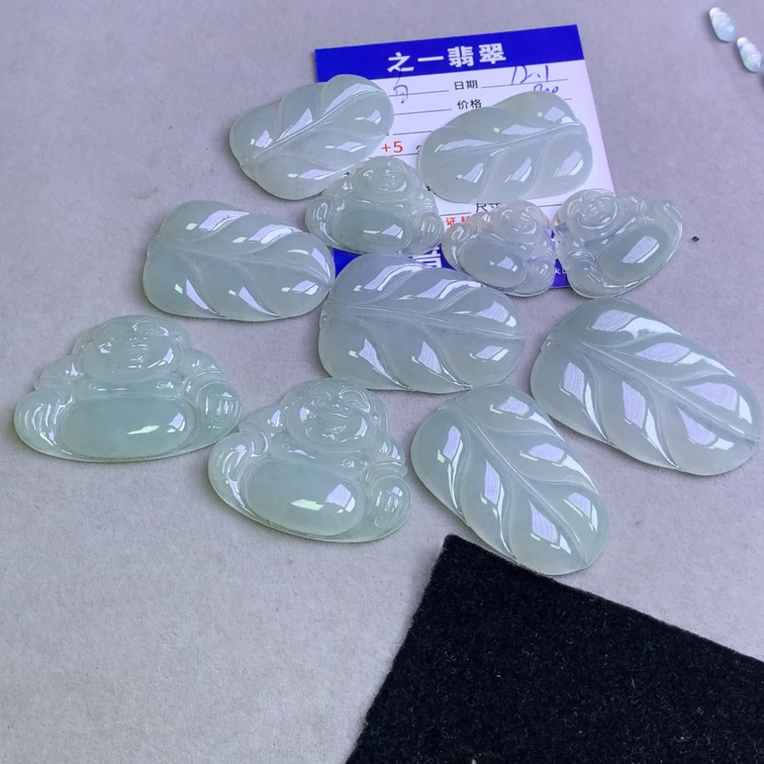 颈饰未镶嵌翡翠白**咪