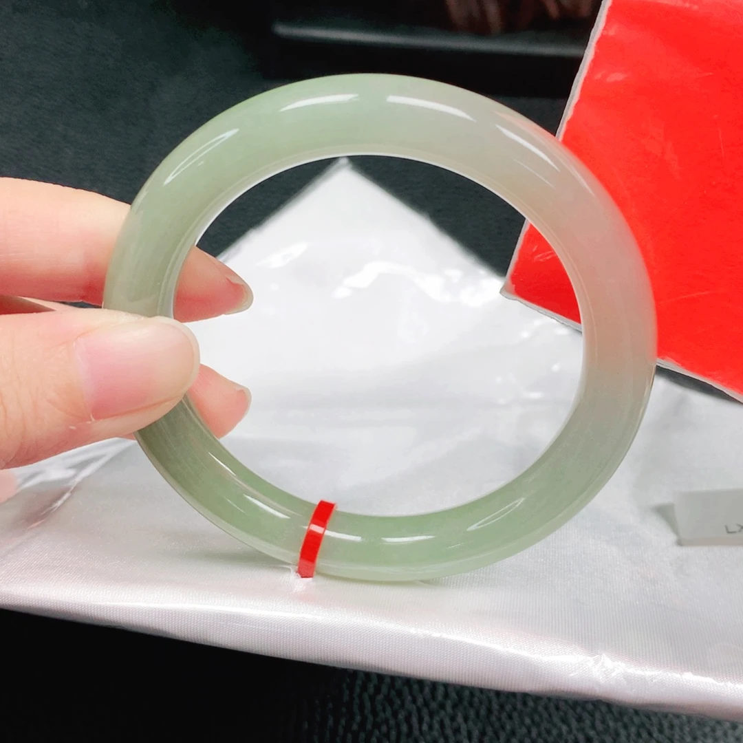 翡翠未镶嵌手镯54圈