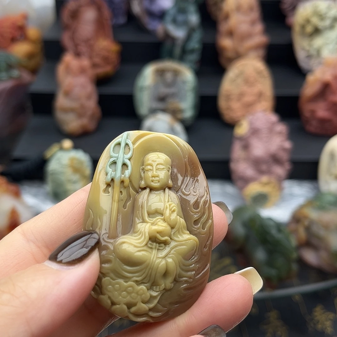 石英质玉未镶嵌颈饰
