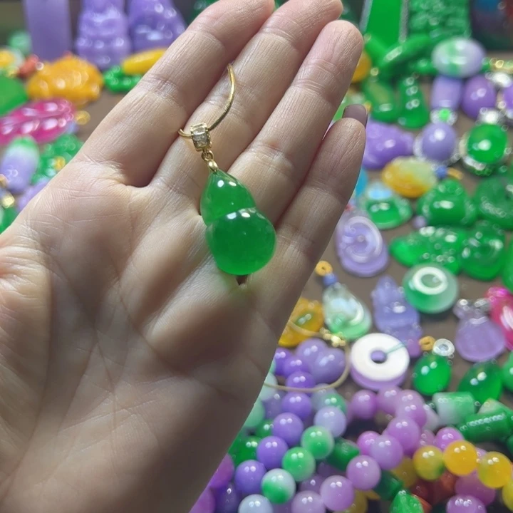 翡翠未镶嵌颈饰吊坠