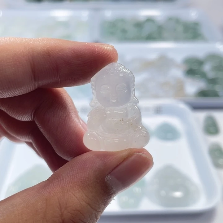 翡翠未镶嵌颈饰宝宝佛