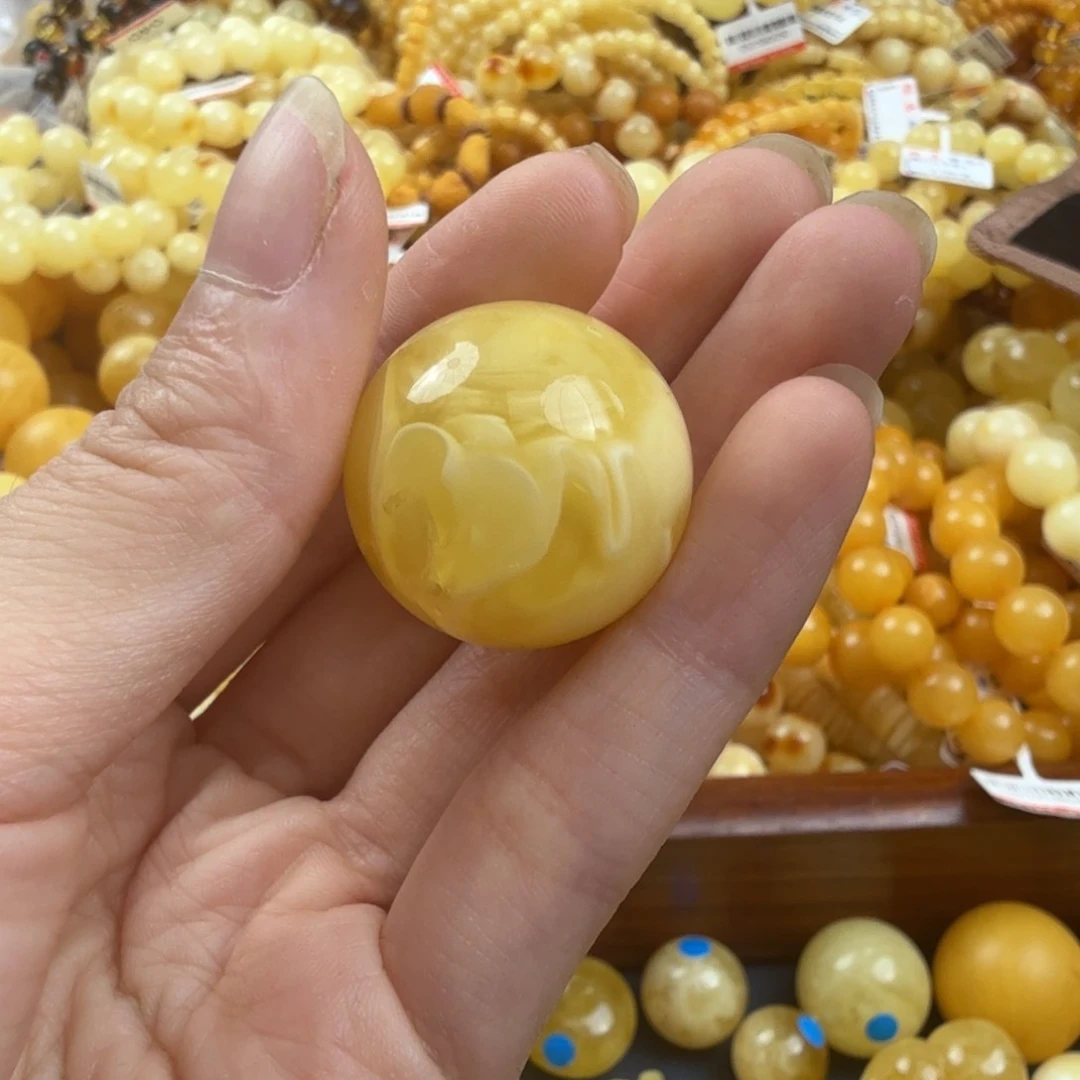 未镶嵌琥珀珠宝奇石