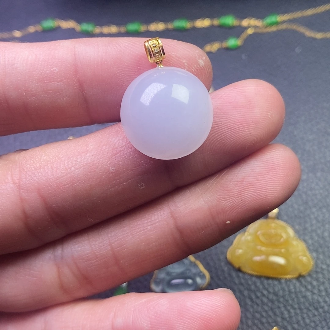 颈饰18K金镶嵌翡翠