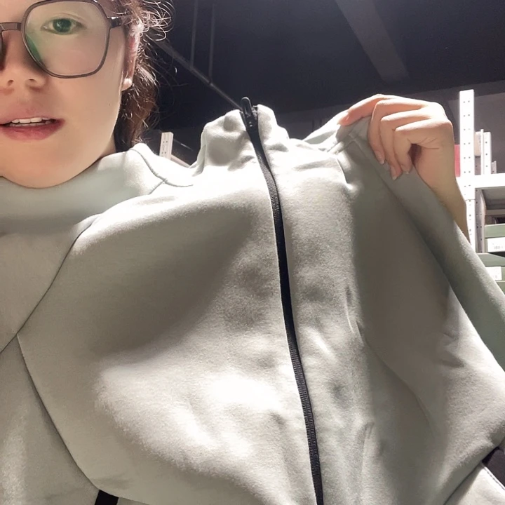 朴素耕成人衣服蓝色