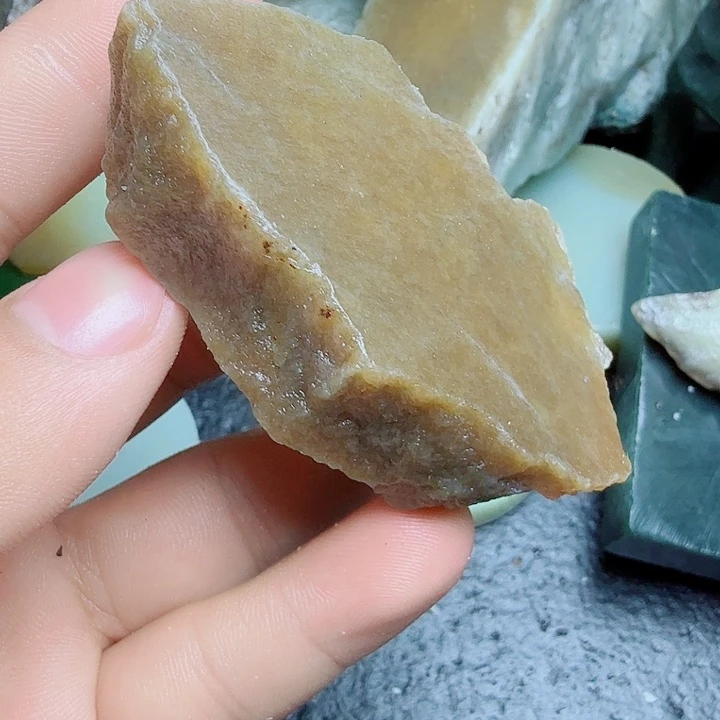 未镶嵌和田玉（糖玉）珠宝奇石