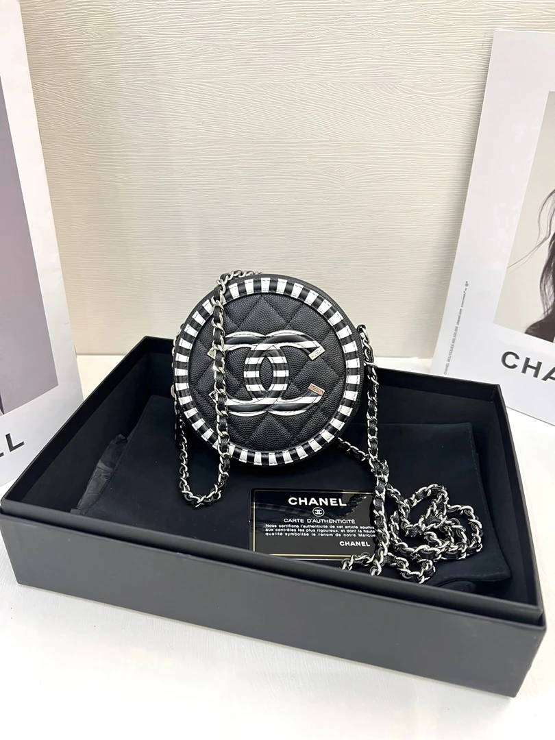 99新 Chanel/香奈儿 Chanel香奈儿限量款荔枝纹圆饼98新27开