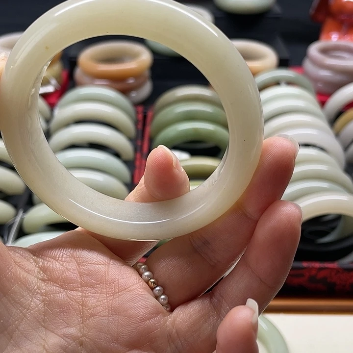 石英质玉未镶嵌经典冰透时尚佘太玉