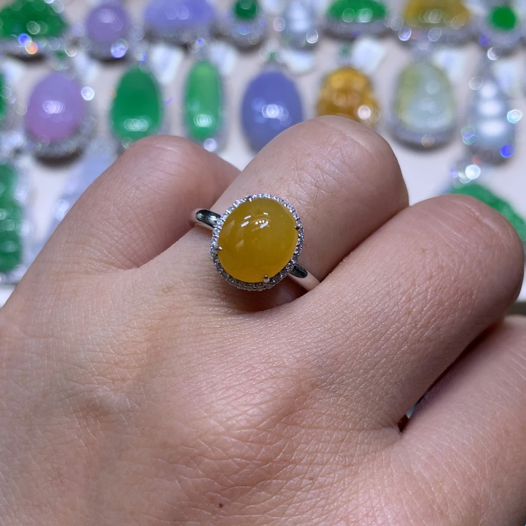 颈饰18K金镶嵌翡翠