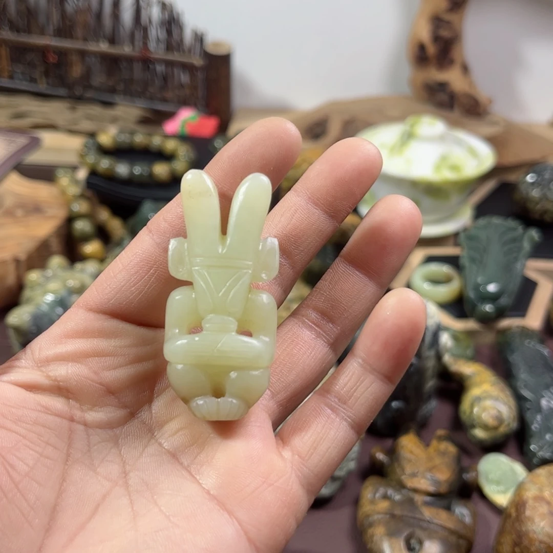 岫岩老玉（透闪石质玉）挂件未镶嵌吉****宇