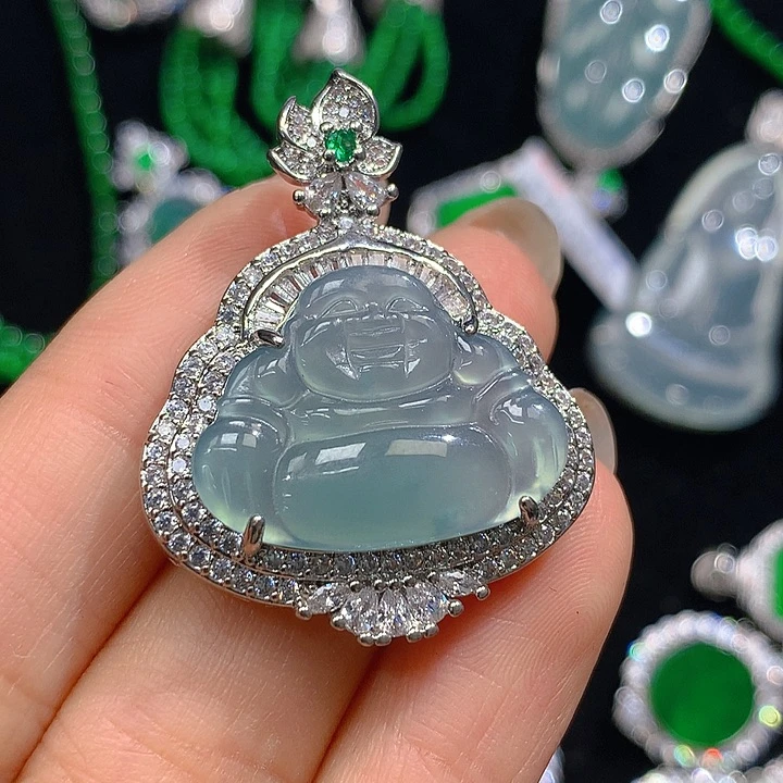翡翠颈饰未镶嵌翡翠