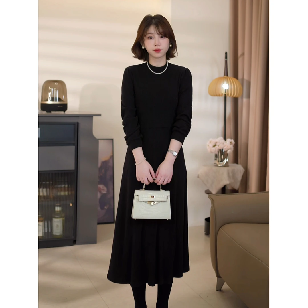 斯洋洋秋冬半高领设计百搭气质超软糯针织黑色连衣裙LYQ231124YY