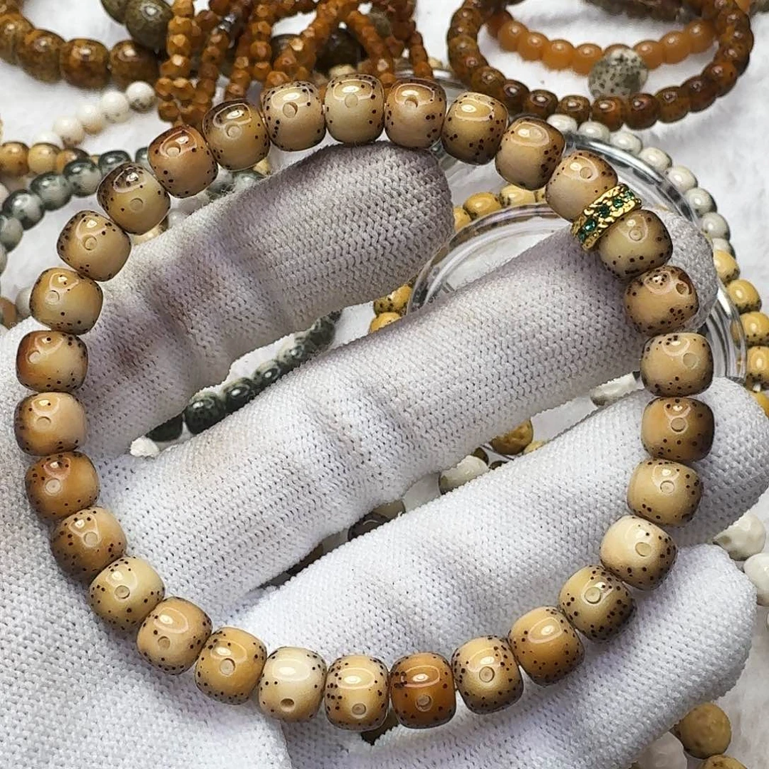 吊坠星月菩提7.5火烧云通体