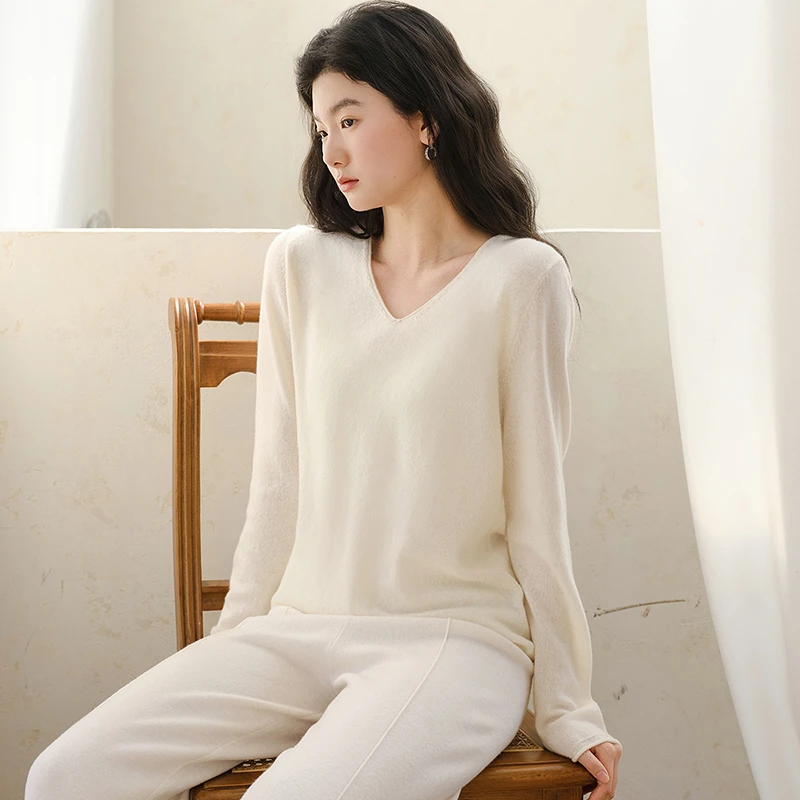 100%山羊绒衫女V领软糯毛衣内搭常规百搭秋冬新款纯色针织打底衫