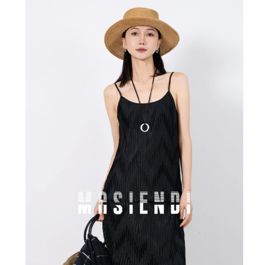 MASIENDI/玛丝恩迪夏季黑色肌理感修身时尚显瘦休闲上衣背心30303