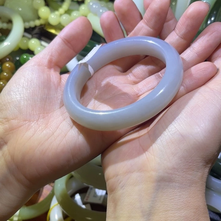 用***2和田玉未镶嵌颈饰