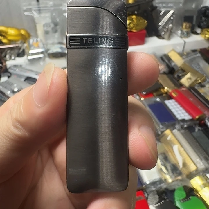 灰色带白金乌丝充气打过机