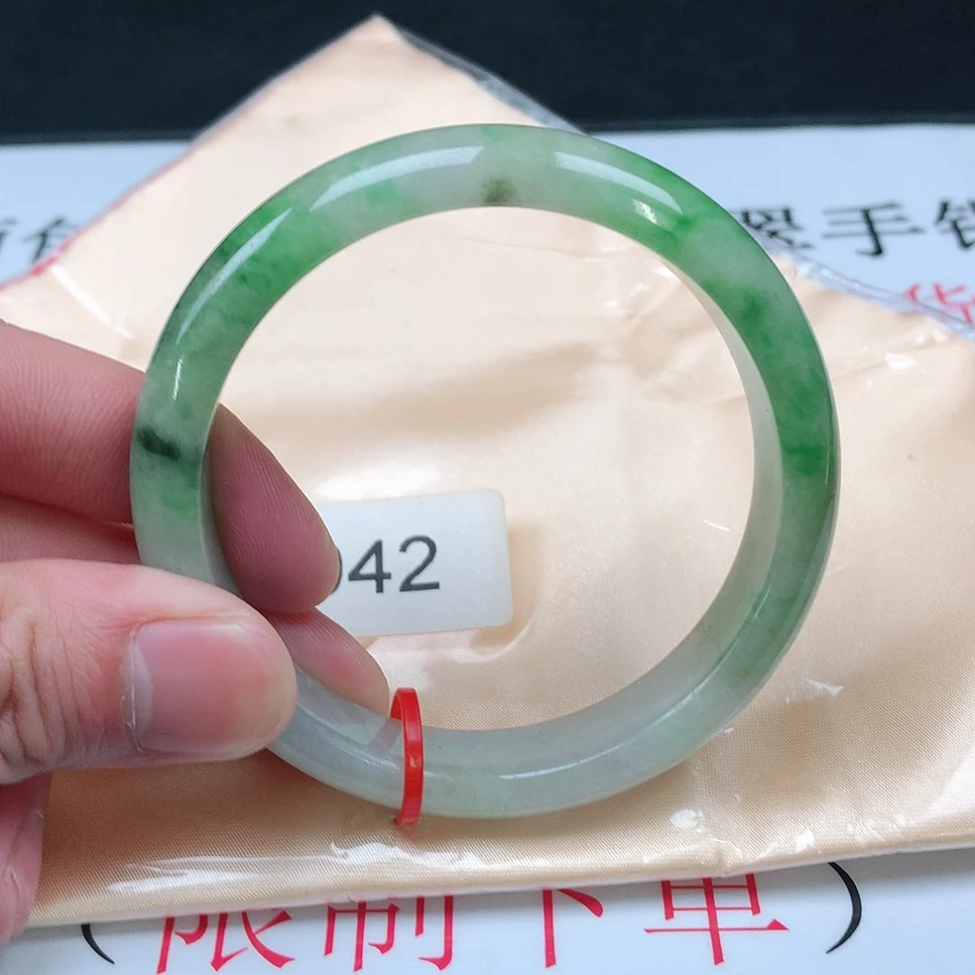 翡翠手镯未镶嵌圈57