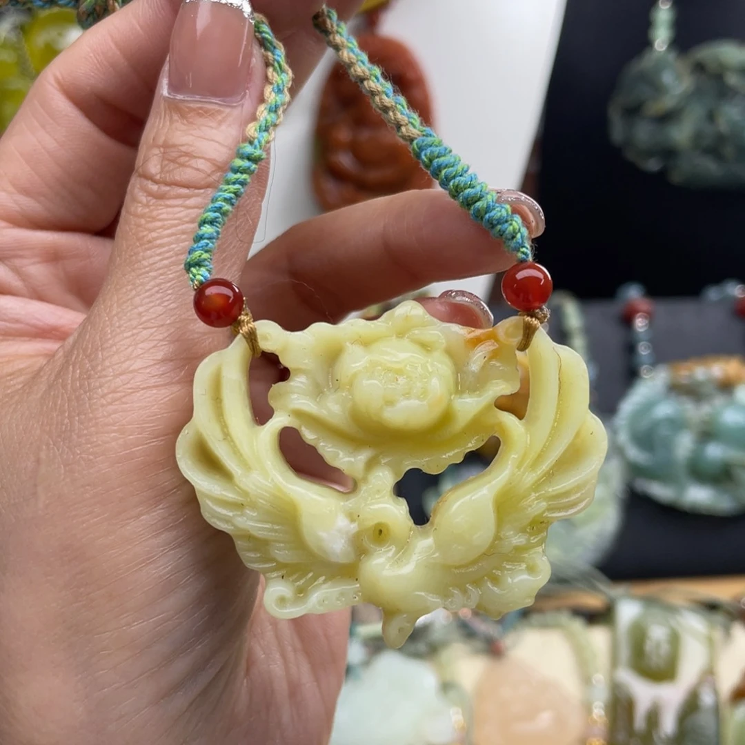 蛇纹石玉未镶嵌颈饰