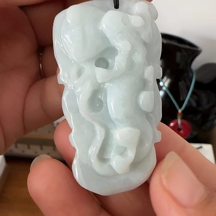翡翠未镶嵌颈饰吊坠